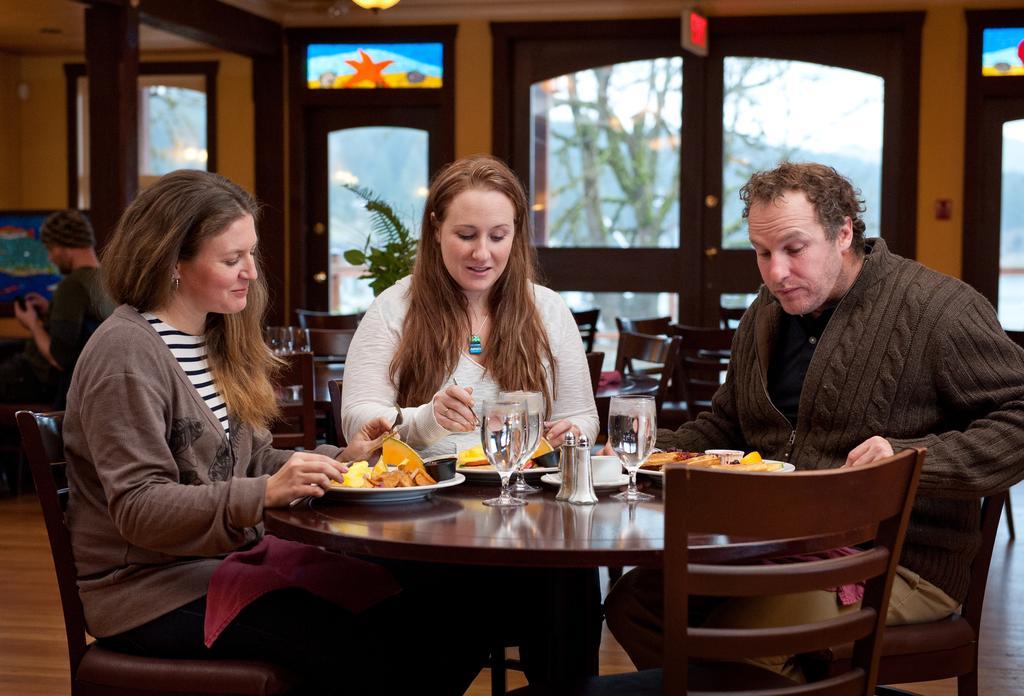 Heriot Bay Inn מראה חיצוני תמונה
