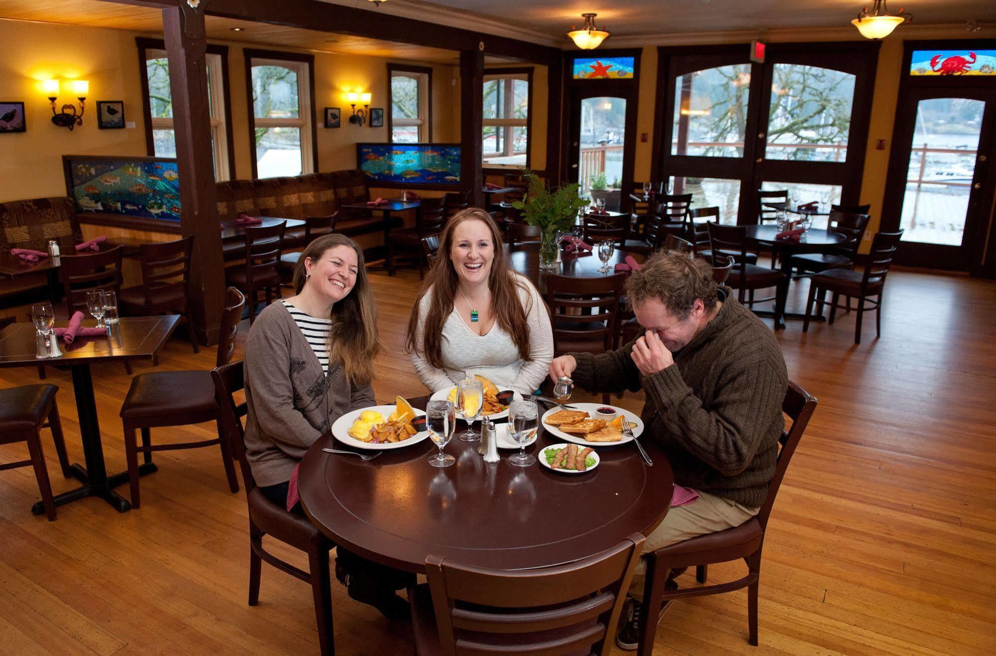 Heriot Bay Inn מראה חיצוני תמונה
