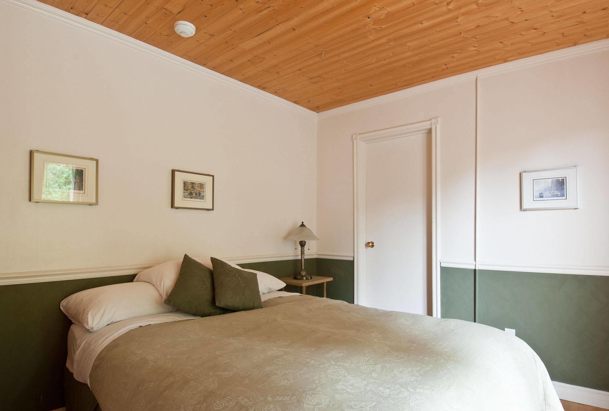 Heriot Bay Inn מראה חיצוני תמונה