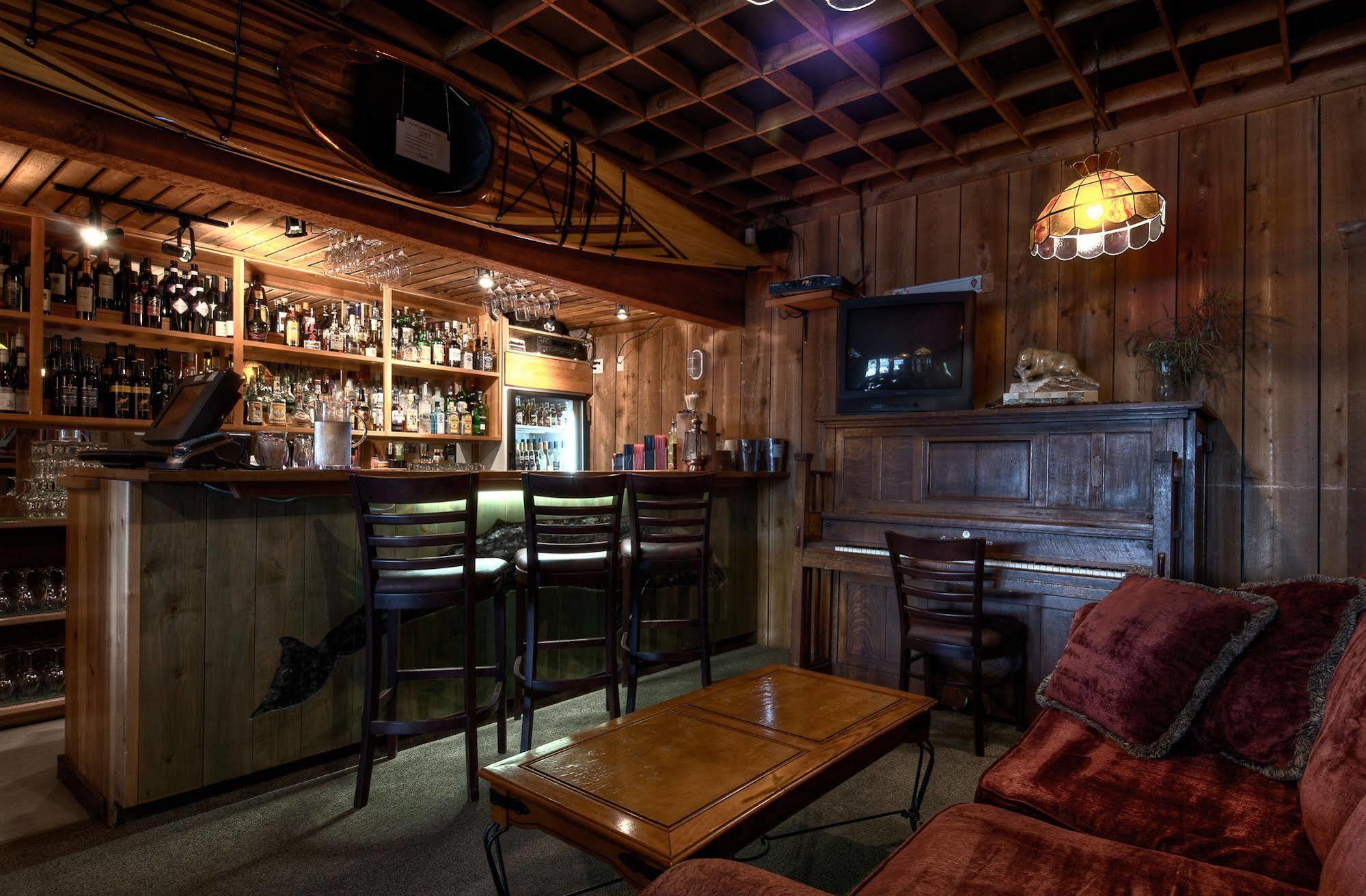 Heriot Bay Inn מראה חיצוני תמונה